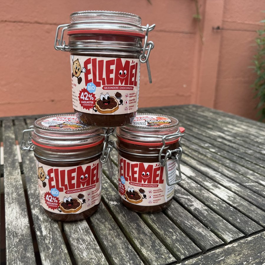 Drie potten Ellemel op tafel